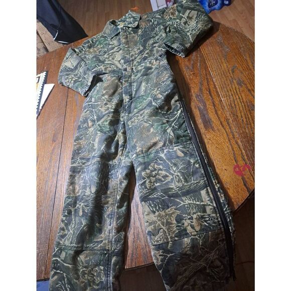 Medium Cabelas Kids Long Sleeve Front Zip Seclusion 3D Camo Insulated Coveralls - Picture 1 of 9